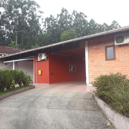 Motel Casa Branca Blumenau Extérieur photo